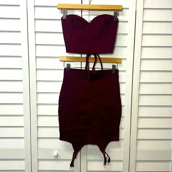 Fashion Nova Oh She Rich Rich Skirt Set Size Small Burgundy NWT - Picture 5 of 11